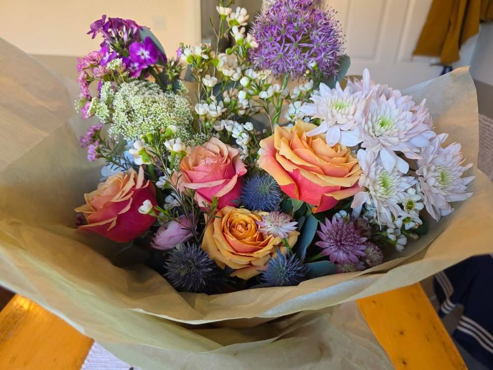 Bee & Bloom Flower Fortnightly Subscription 🌿